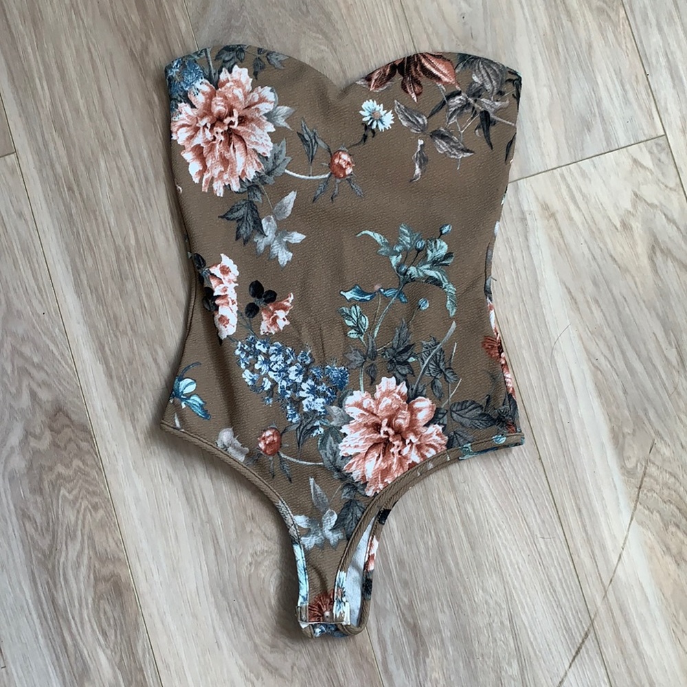 Floral Bodysuit, size small